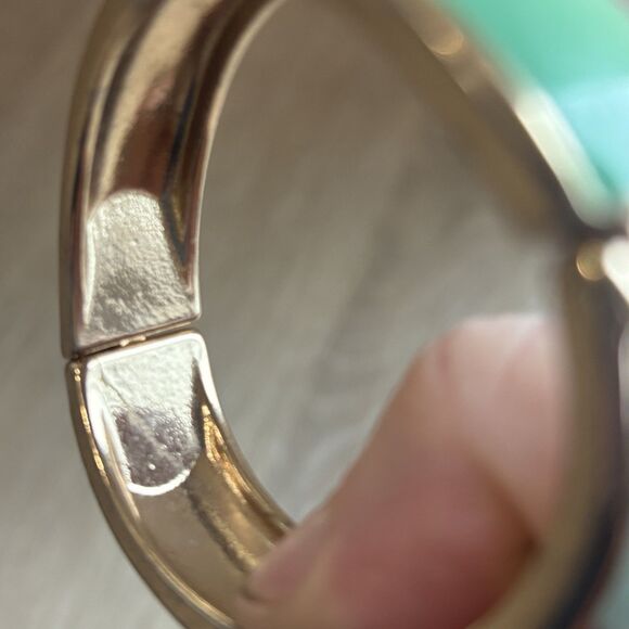 VTG Gold Tone Green Aqua Alternating Enamel Clamper Bangle Bracelet Wavy Unbrand - Picture 11 of 11
